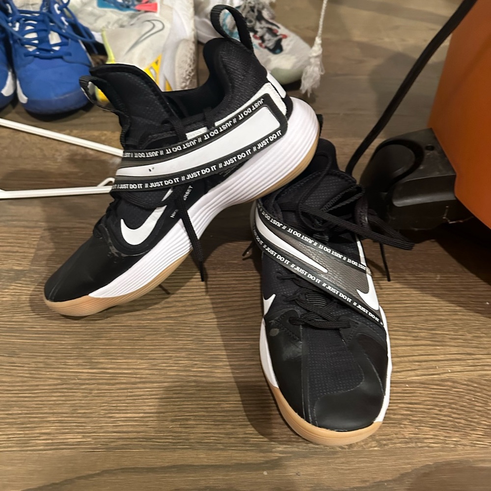 Never been worn Basketball or volleyball shoes